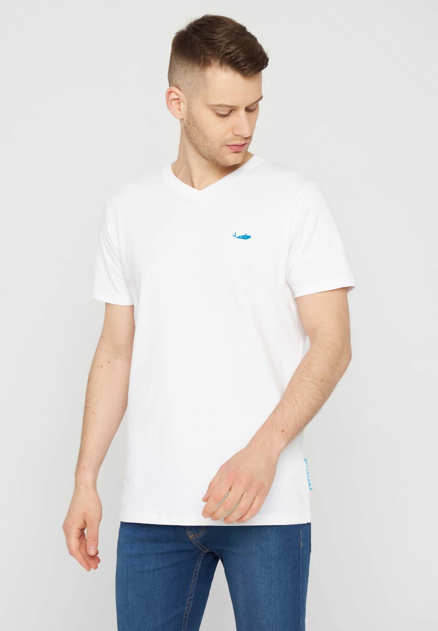 MBRC MEN SUSTAINABLE WHITE T-SHIRT "LIGHT BLUE LOGO" - FRONTAL VIEW
