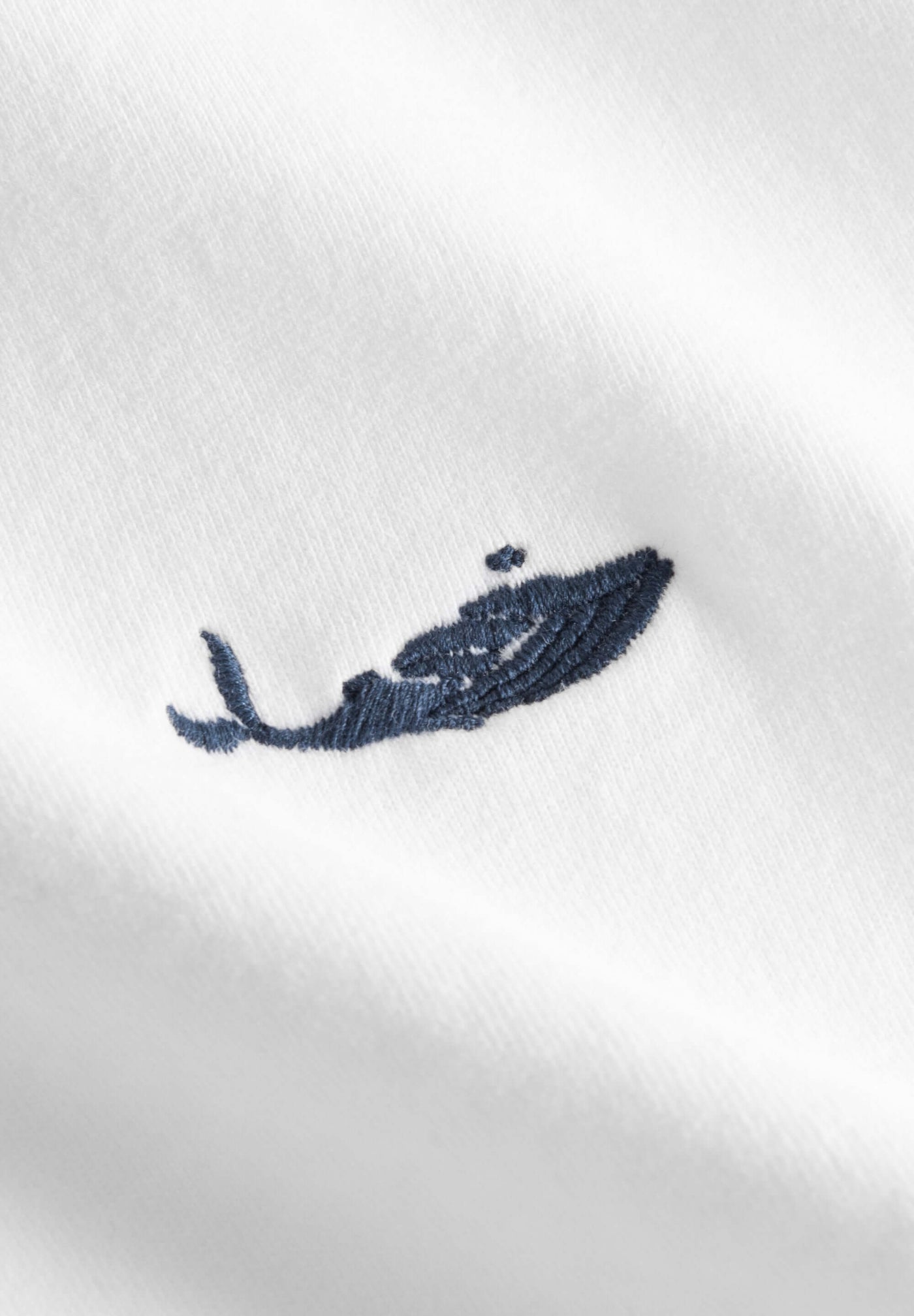 MBRC MEN SUSTAINABLE WHITE T-SHIRT "DARK BLUE LOGO" - WHALE