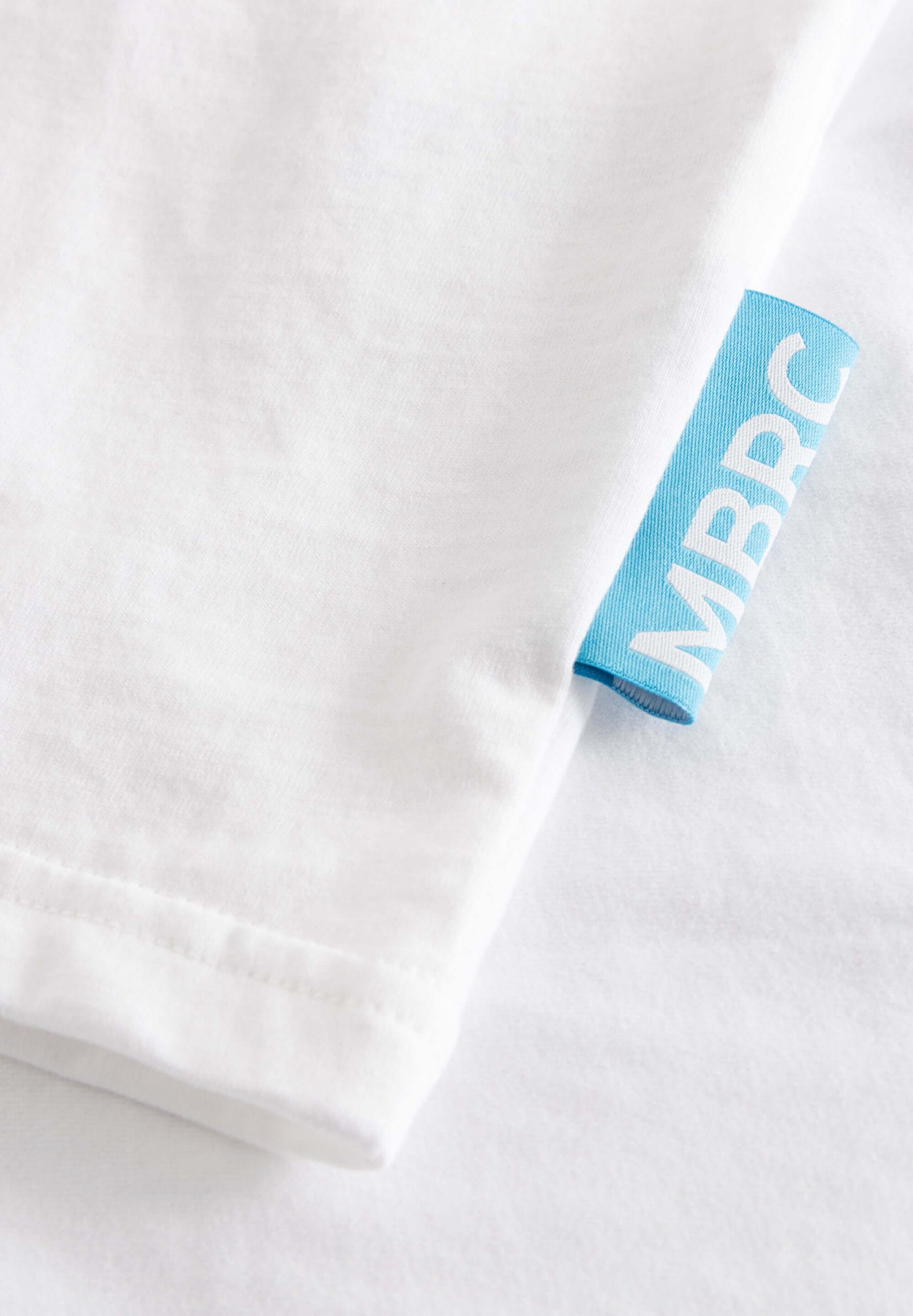 MBRC MEN SUSTAINABLE WHITE T-SHIRT "DARK BLUE LOGO" - INSERT