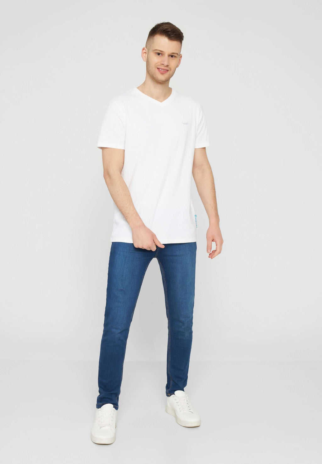 MBRC MEN WHITE T-SHIRT "WHITE LOGO" - FULL-BODY VIEW