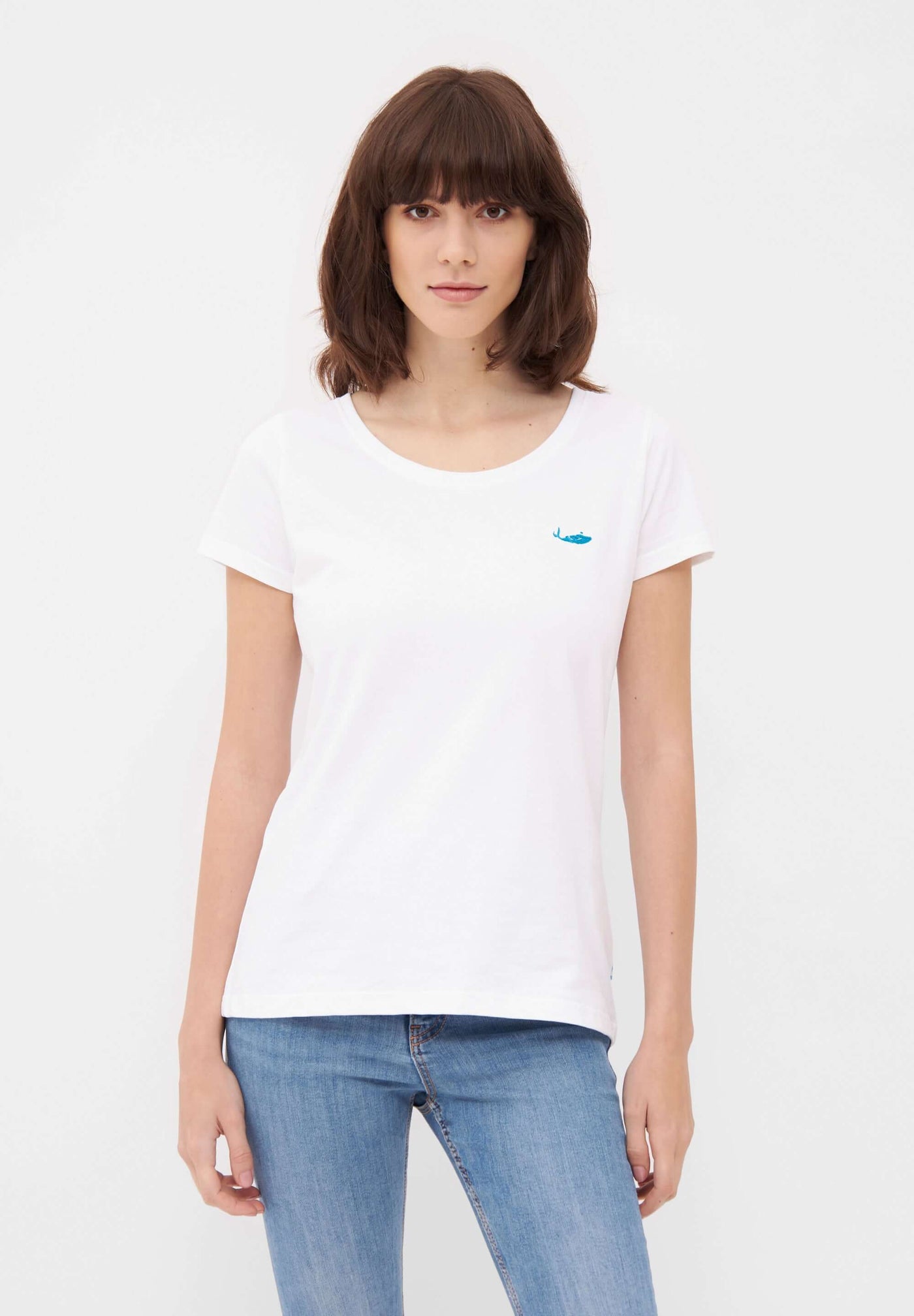 MBRC WOMEN SUSTAINABLE WHITE T-SHIRT "LIGHT BLUE LOGO" - FRONTAL VIEW
