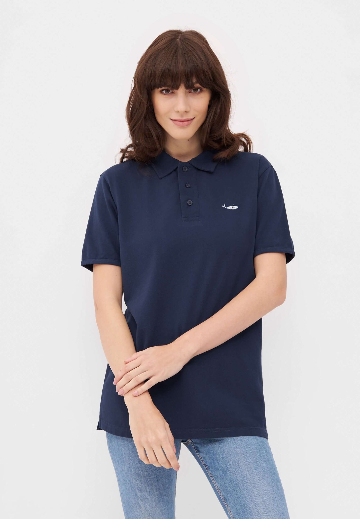 MBRC UNISEX SUSTAINABLE BLUE OCEAN POLO "WHITE LOGO" - FRONTAL VIEW WOMAN