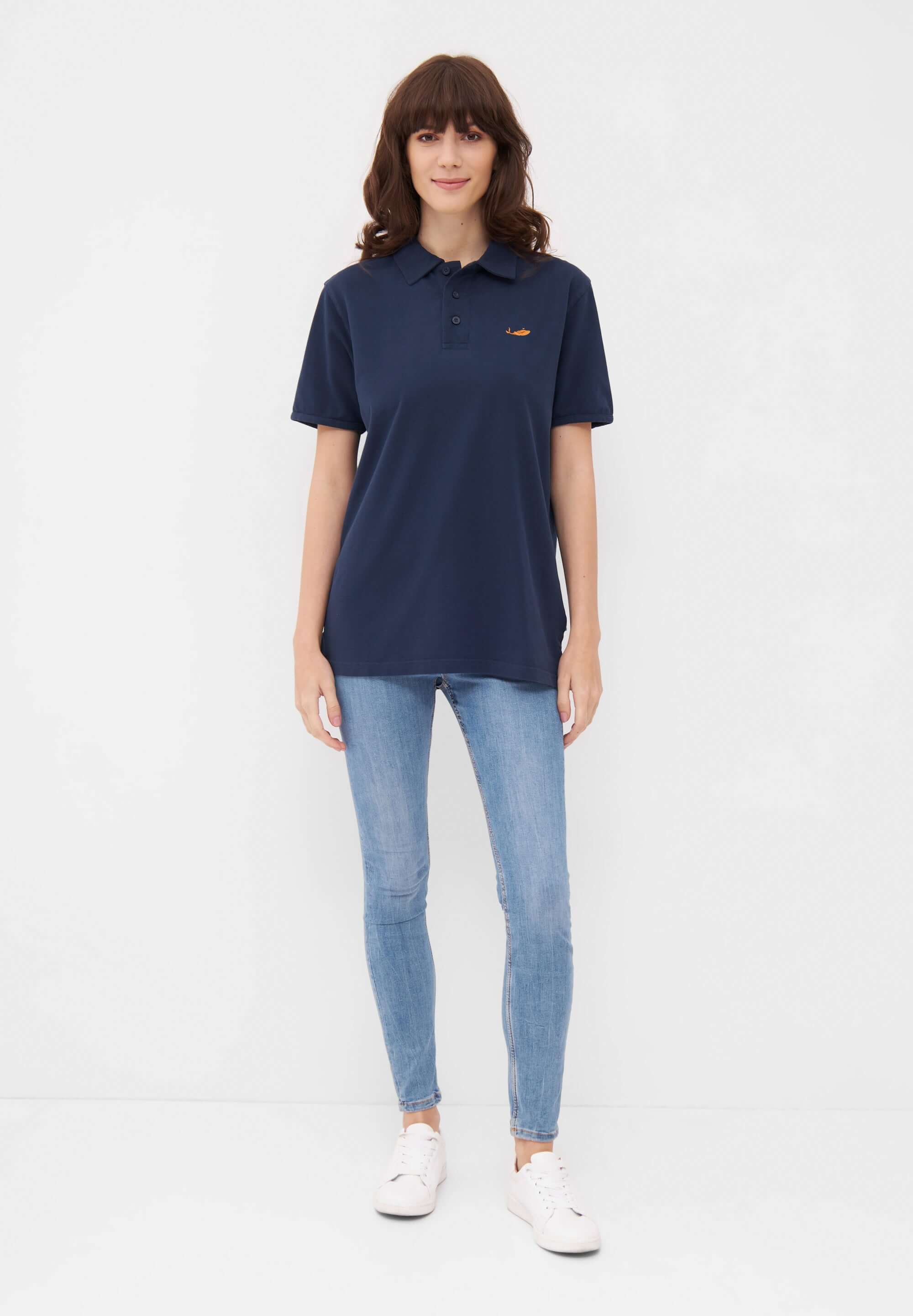 MBRC UNISEX BLUE OCEAN POLO "ORANGE LOGO" - FULL-BODY VIEW WOMAN